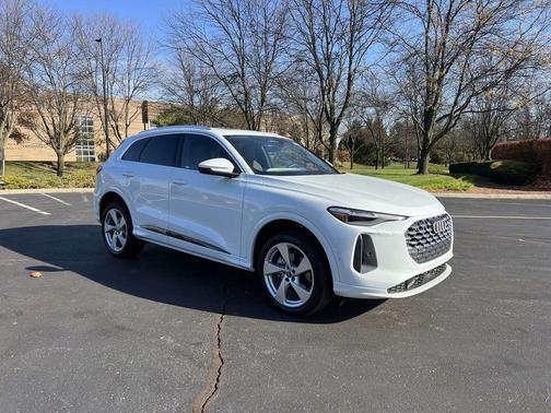 2025 Audi Q5 Premium Plus TFSI quattro S tronic