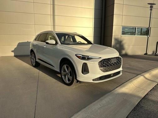 2025 Audi Q5 Premium Plus TFSI quattro S tronic