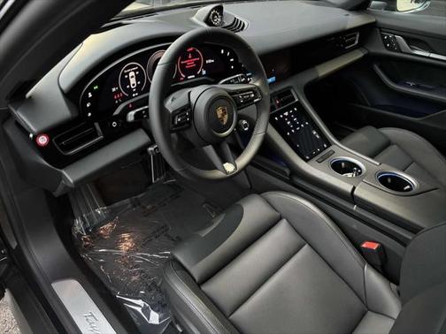 2025 Porsche Taycan 4