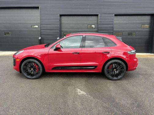 2025 Porsche Macan GTS