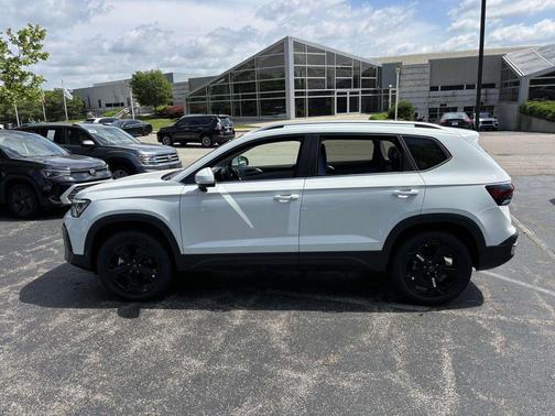 2025 Volkswagen Taos 1.5T SEL