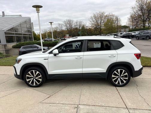 2022 Volkswagen Taos 1.5T SE