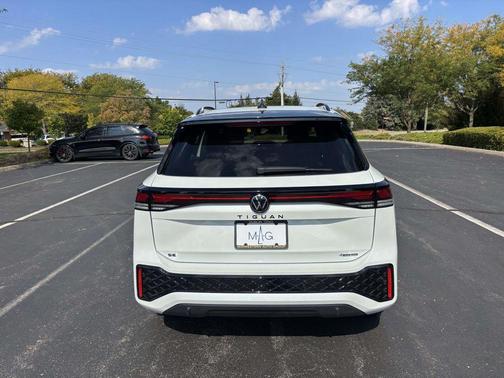 2025 Volkswagen Tiguan 2.0T SE R-Line Black 4MOTION