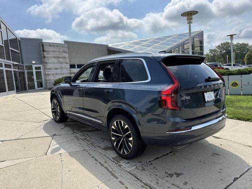 2026 Volvo XC90 B6 Plus 6-Seater