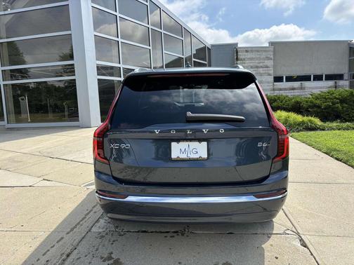 2026 Volvo XC90 B6 Plus 6-Seater