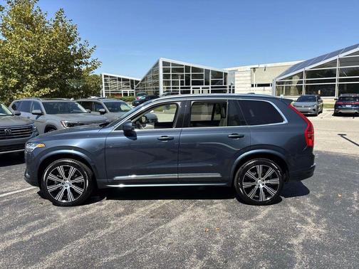 2025 Volvo XC90 B6 Plus 7-Seater