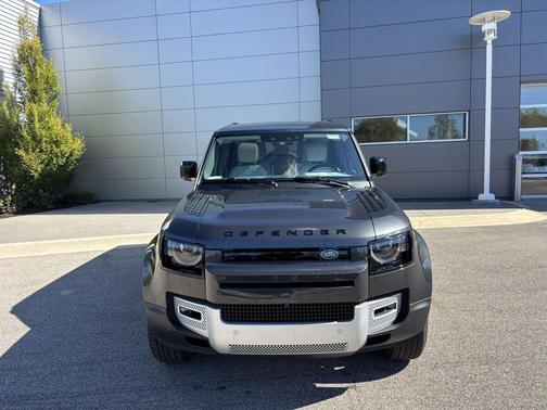 2025 Land Rover Defender 130 P400 S