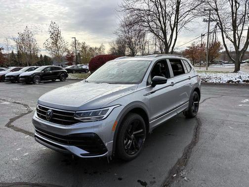 2024 Volkswagen Tiguan 2.0T SE R-Line Black 4MOTION