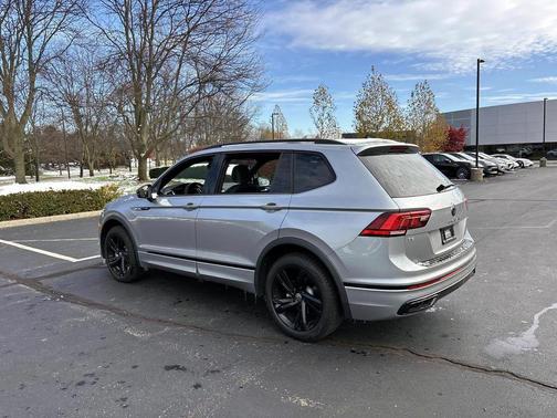 2024 Volkswagen Tiguan 2.0T SE R-Line Black 4MOTION