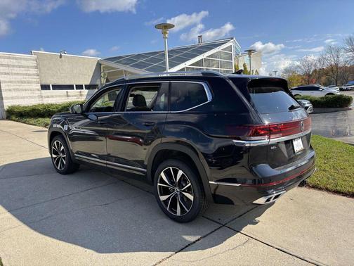 2026 Volkswagen Atlas 2.0T SEL Premium R-Line 4MOTION