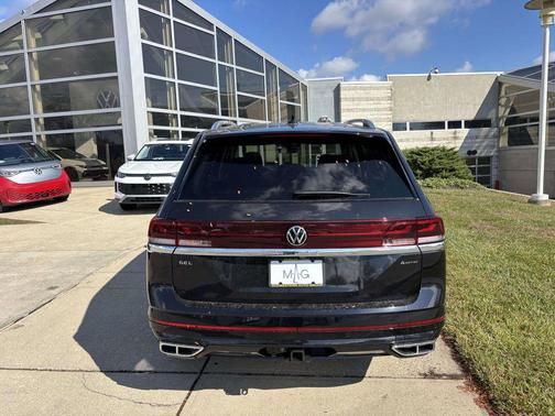 2026 Volkswagen Atlas 2.0T SEL Premium R-Line 4MOTION