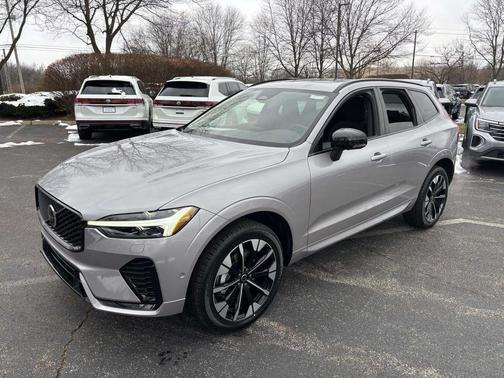 2026 Volvo XC60 B5 Plus