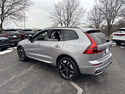 2026 Volvo XC60 B5 Plus