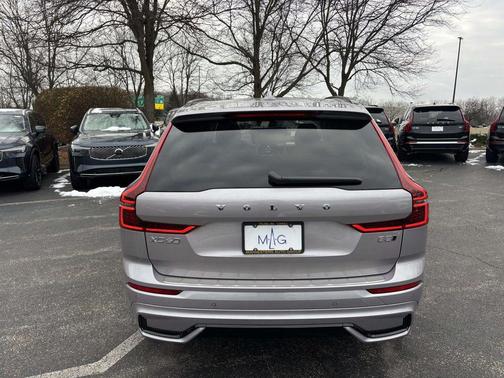 2026 Volvo XC60 B5 Plus