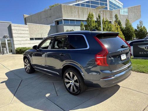 2025 Volvo XC90 Plug-In Hybrid T8 Core 7-Seater