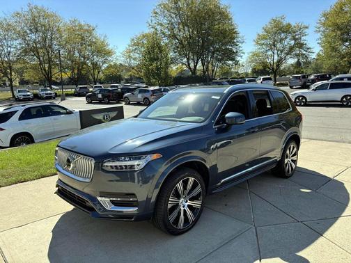 2025 Volvo XC90 Plug-In Hybrid T8 Core 7-Seater