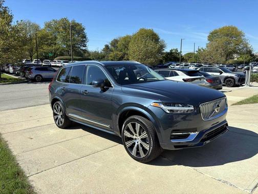 2025 Volvo XC90 Plug-In Hybrid T8 Core 7-Seater