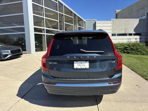 2025 Volvo XC90 Plug-In Hybrid T8 Core 7-Seater