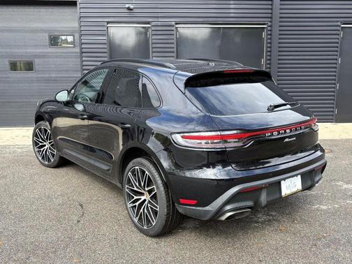 2024 Porsche Macan 