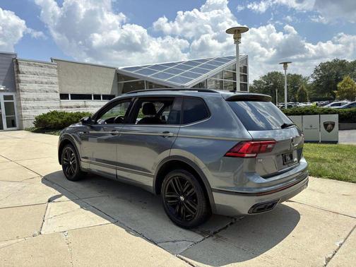 2022 Volkswagen Tiguan 2.0T SE R-Line Black 4MOTION