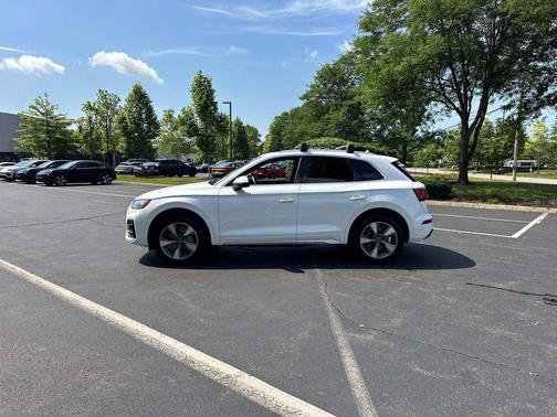 2023 Audi Q5 40 Premium Plus
