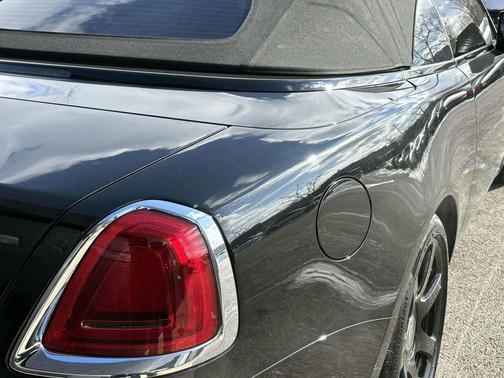 2018 Rolls-Royce Dawn Base