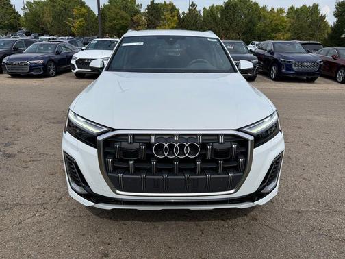 2025 Audi Q7 55 Premium Plus