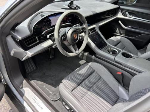 2025 Porsche Taycan