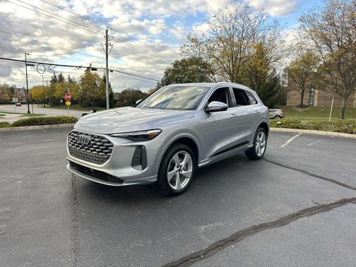 2025 Audi Q5 Premium Plus