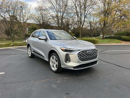 2025 Audi Q5 Premium Plus
