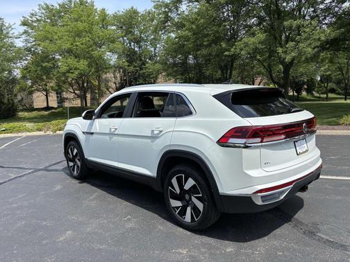 2025 Volkswagen Atlas Cross Sport 2.0T SEL