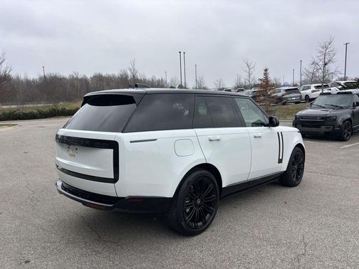 2025 Land Rover Range Rover P400 SE