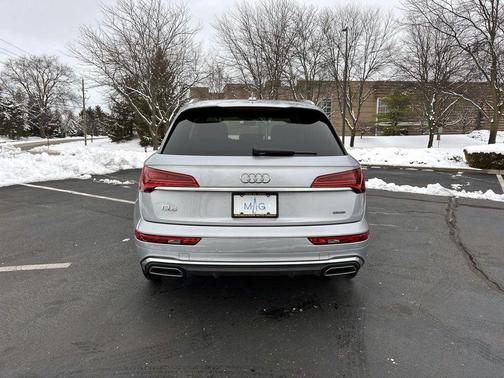 2023 Audi Q5 45 S line Premium
