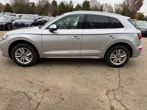 2023 Audi Q5 45 S line Premium