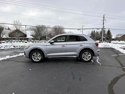 2023 Audi Q5 45 S line Premium