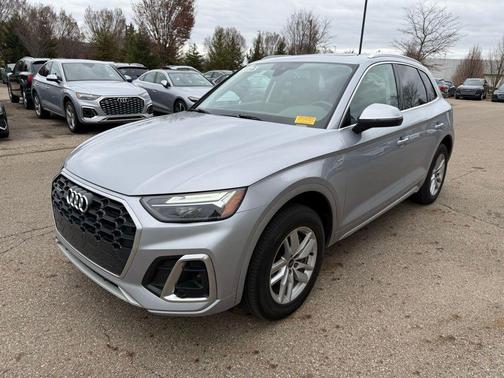 2023 Audi Q5 45 S line Premium