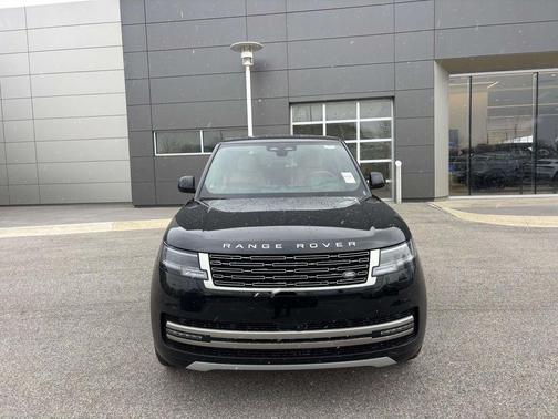2026 Land Rover Range Rover P530 SE