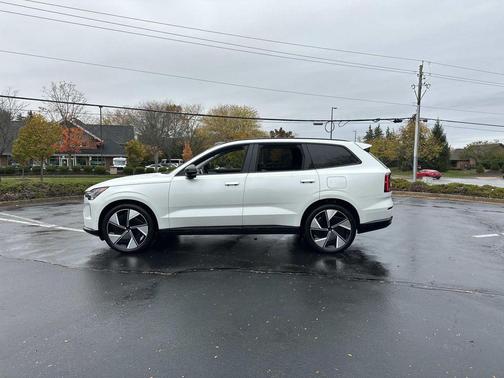 2025 Volvo EX90 Twin Motor Performance Ultra 6-Seater