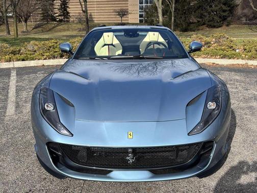 2021 Ferrari 812 GTS Base