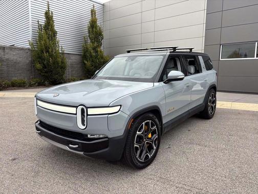 2023 Rivian R1S Adventure