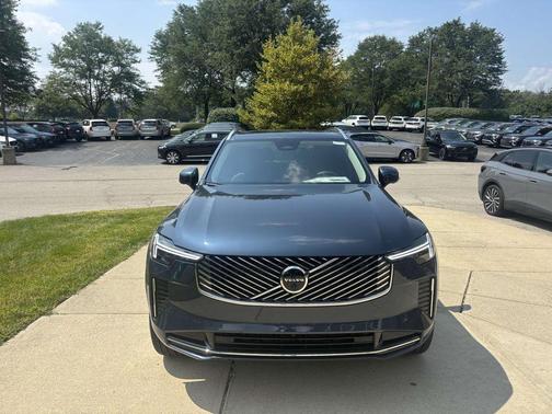 2026 Volvo XC90 B5 Plus 7-Seater