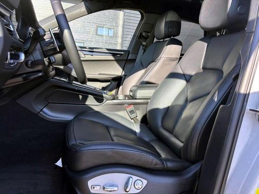 2024 Porsche Macan 