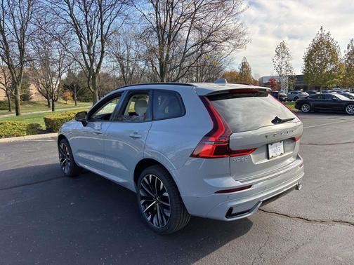 2026 Volvo XC60 B5 Ultra
