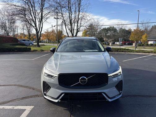 2026 Volvo XC60 B5 Ultra
