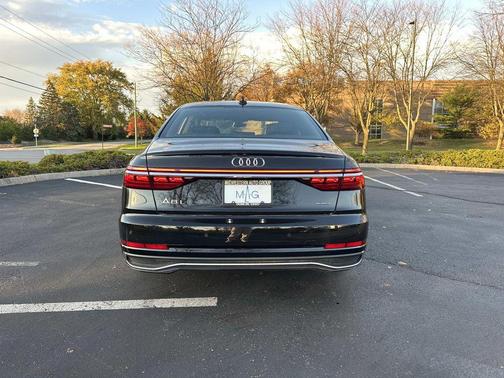 2025 Audi A8 L 55 TFSI quattro Tiptronic