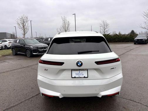 2026 BMW iX xDrive45