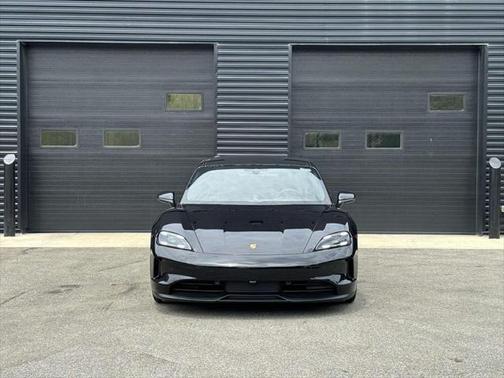 2025 Porsche Taycan 4