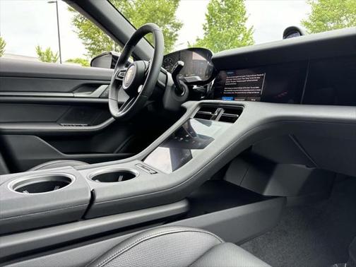 2025 Porsche Taycan 4