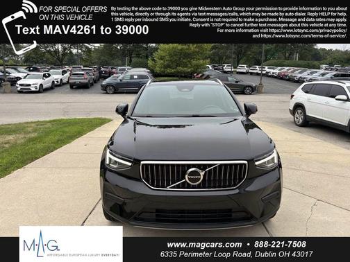 2025 Volvo XC40 B5 Core Bright Theme
