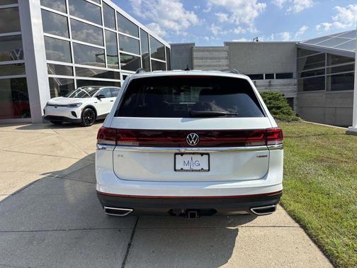 2026 Volkswagen Atlas 2.0T SE w/Technology 4MOTION
